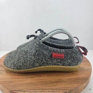 Giesswein Womens Size 7.5 Grey Wool Slip On Gum Bottom Slippers